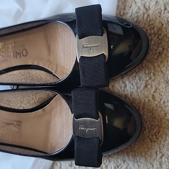 SALVATORE FERRAGAMO Patent Leather Pumps - Picture 4 of 6